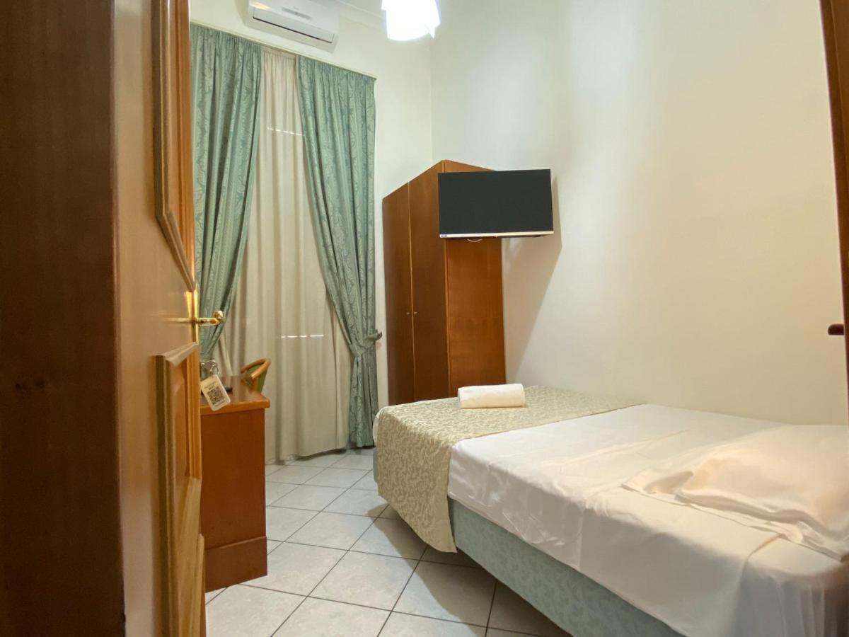 Single Room,1363753373:JPEG